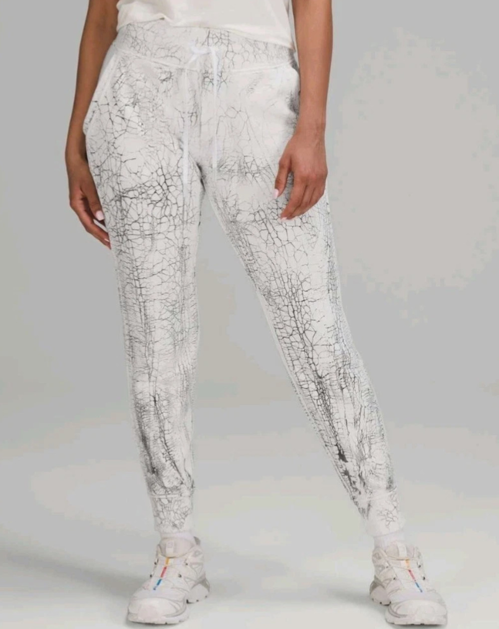 LULULEMON Women's Sz 6 Warm Down Jogger Pants Thread Dye White Black Athleisure